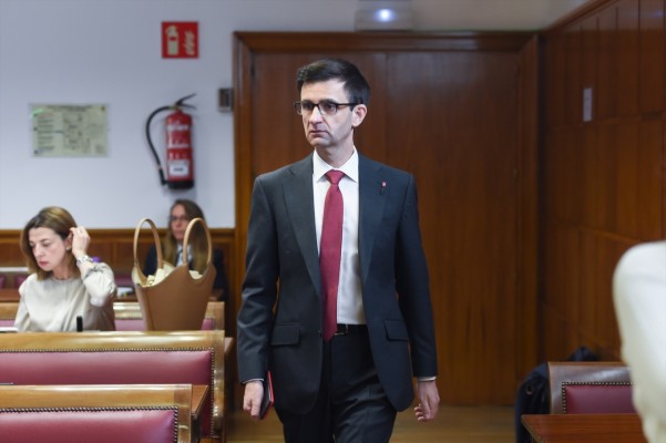 El presidente de RTVE descarta que el nuevo canal en catalán pueda verse por la TDT en la Comunitat