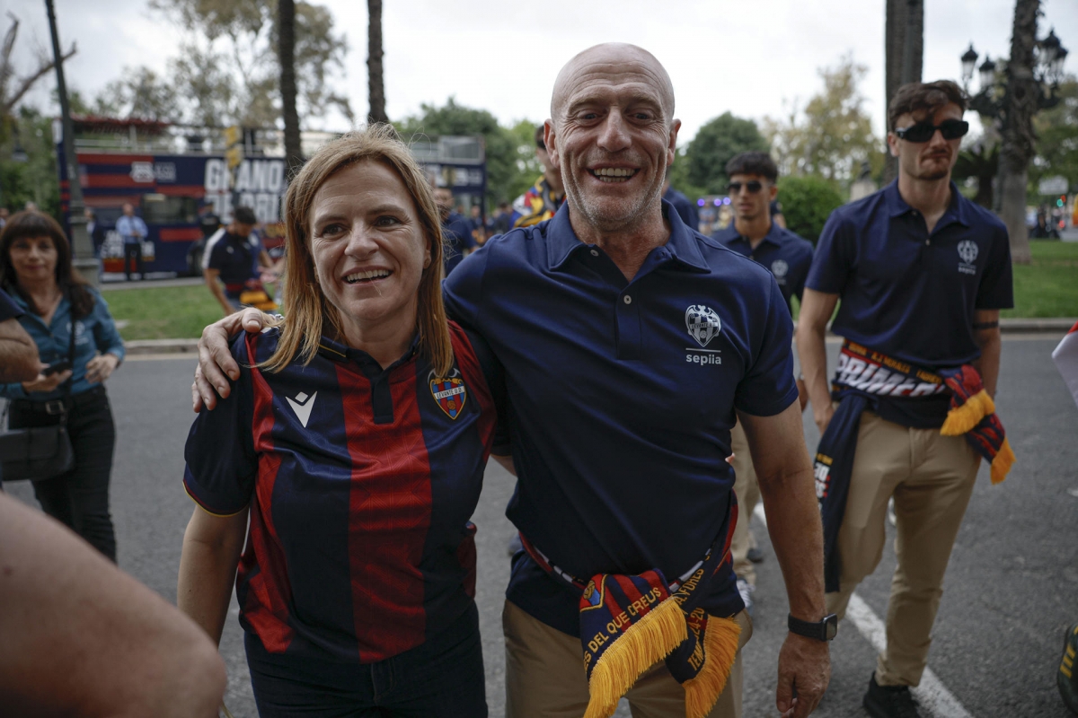 El Levante arranca las visitas institucionales en su festejo por el ascenso a Primera