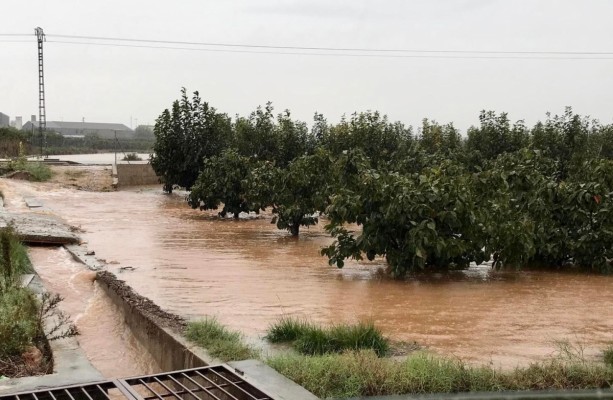 Transportes inicia expropiaciones para obras de mejora frente a inundaciones en la línea Madrid-Valencia, en Benifaió
