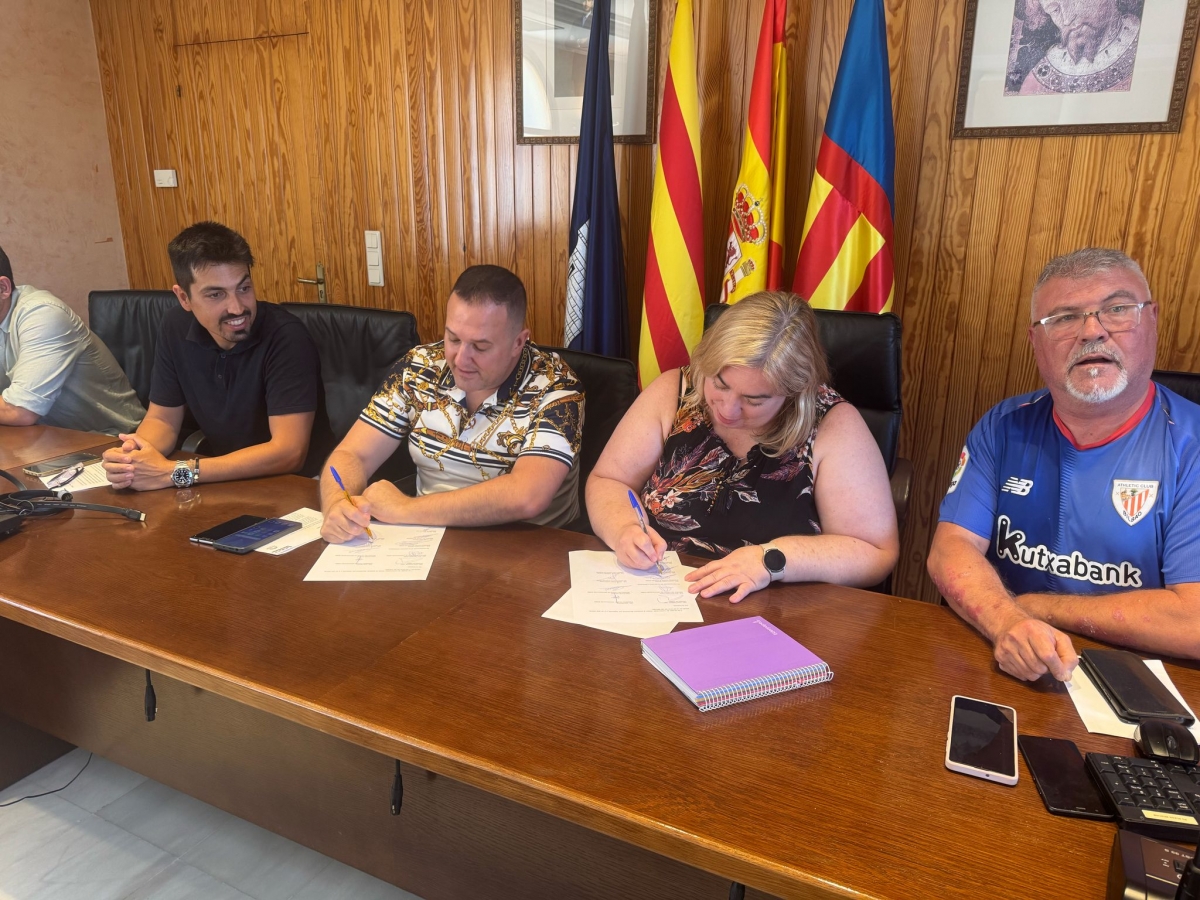 Gerència i treballadors de SINMA signen el primer conveni col·lectiu de l’empresa municipal d’Ondara