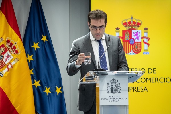 El Gobierno autoriza la OPA de BBVA a Sabadell si se mantienen como entidades independientes 3 años