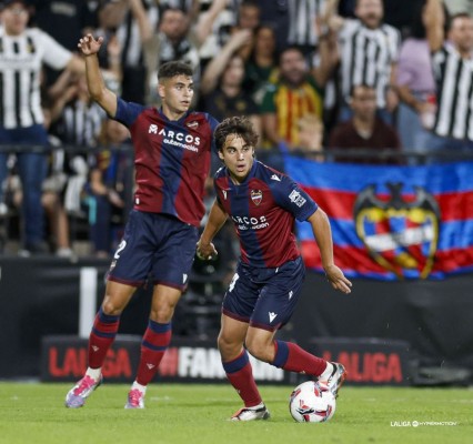 El Levante acaricia el primer cuarto de Liga en su peor momento
