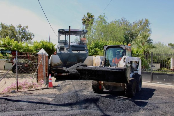 Castelló invierte 115.000 euros en asfaltar 600 metros del Camí Sol del Riu en la Marjaleria