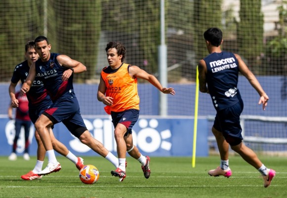 El Levante ya prepara el duelo ante el Eibar, en el que necesita un punto para ser campeón
