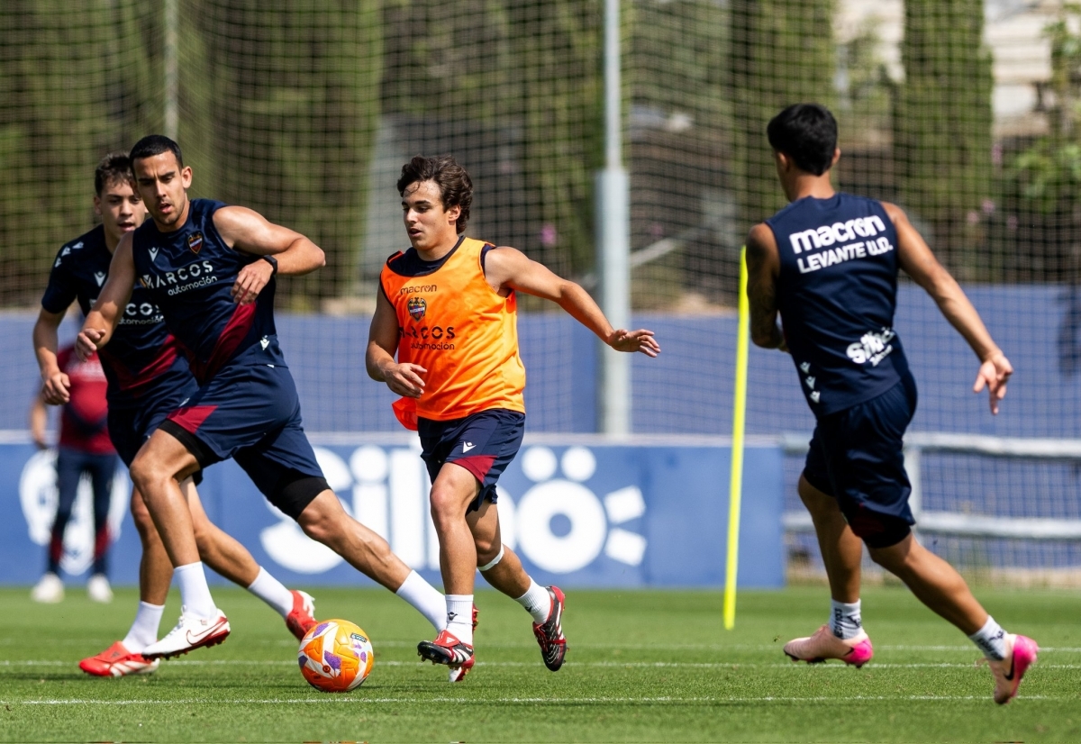 El Levante ya prepara el duelo ante el Eibar, en el que necesita un punto para ser campeón