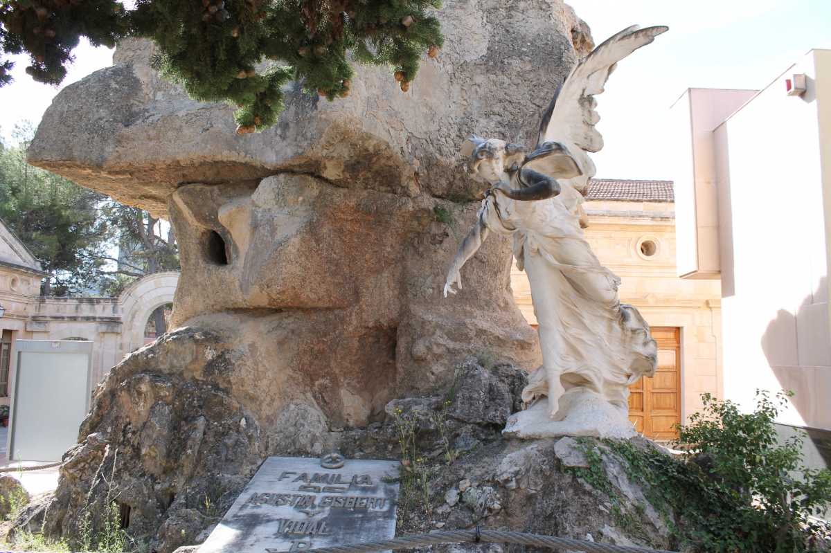  Visitas guiadas y teatralizadas al cementerio monumental de Alcoy con motivo de la Semana Europea