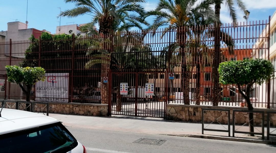 Elche instalará toldos-vela en centros educativos