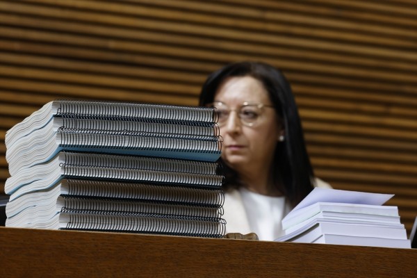 La izquierda exige apartar a Mazón pese a los presupuestos y el PP ve 