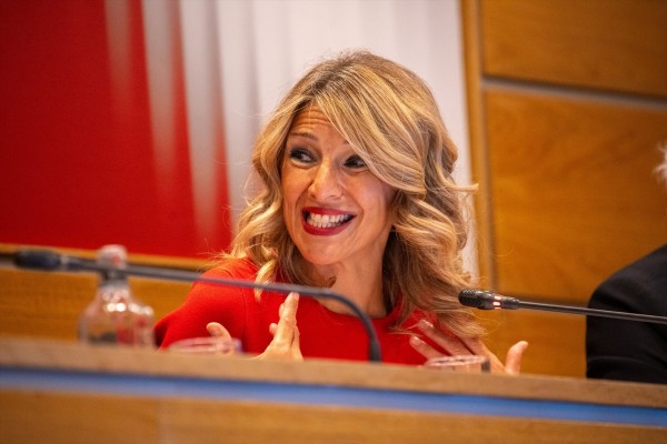 Trabajo pide mantener todo el empleo y oficinas para autorizar la opa de BBVA a Sabadell