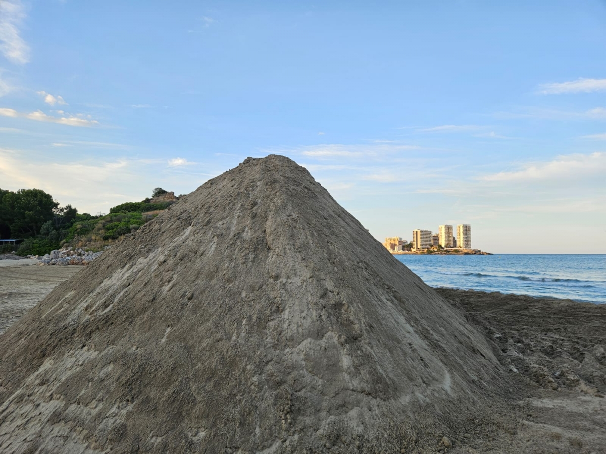 Oropesa inicia los trabajos de trasvase de arena para regenerar las playas del norte del municipio