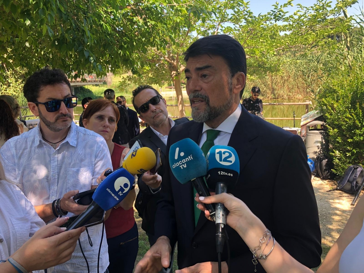 Barcala pide informes tras la advertencia de Intervención sobre dos posibles 'troceos' de contratos