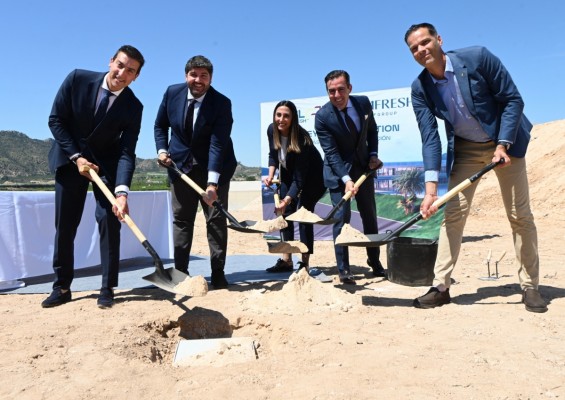 Bloom Fresh (SNFL) apuesta por la Región y construirá un centro de mejora genética en Blanca