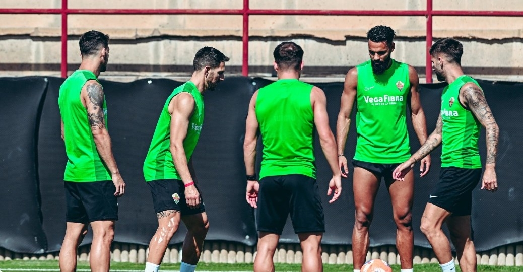 El Elche comienza a preparar el partido ante el Deportivo con seis ausencias