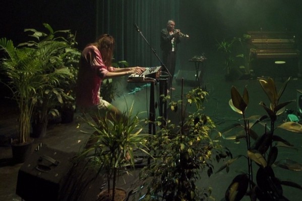 L'estudi Isósteles tanca maig amb Versonautas i la presentació del nou festival Emergència Sonora