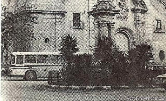 La parada de los coches de línea en Murcia