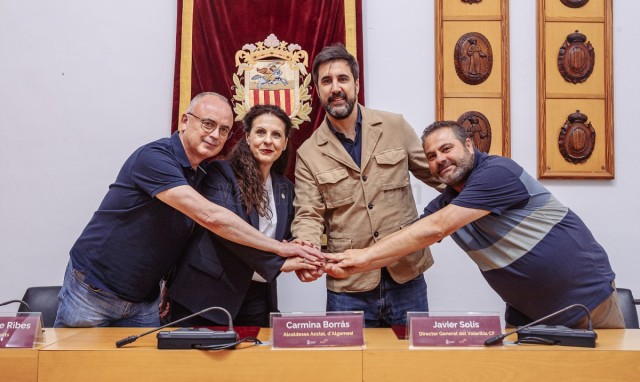 El Valencia reconstruirá el estadio municipal de Algemesí destrozado por la dana