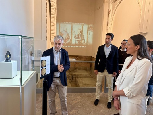 Una moneda acuñada por el Rey Lobo en el siglo XII se suma a los tesoros del Museo de Santa Clara de Murcia