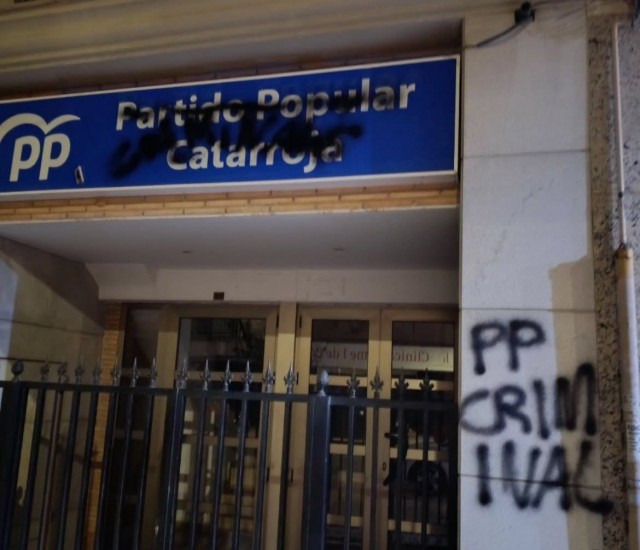 Varias sedes del PP en l'Horta Sud amanecen con pintadas de 