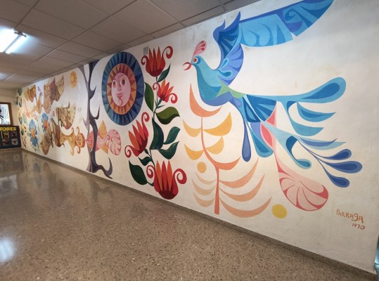 El mural de Párraga en el colegio Príncipe de España en Alhama estará protegido como 'bien inventariado'