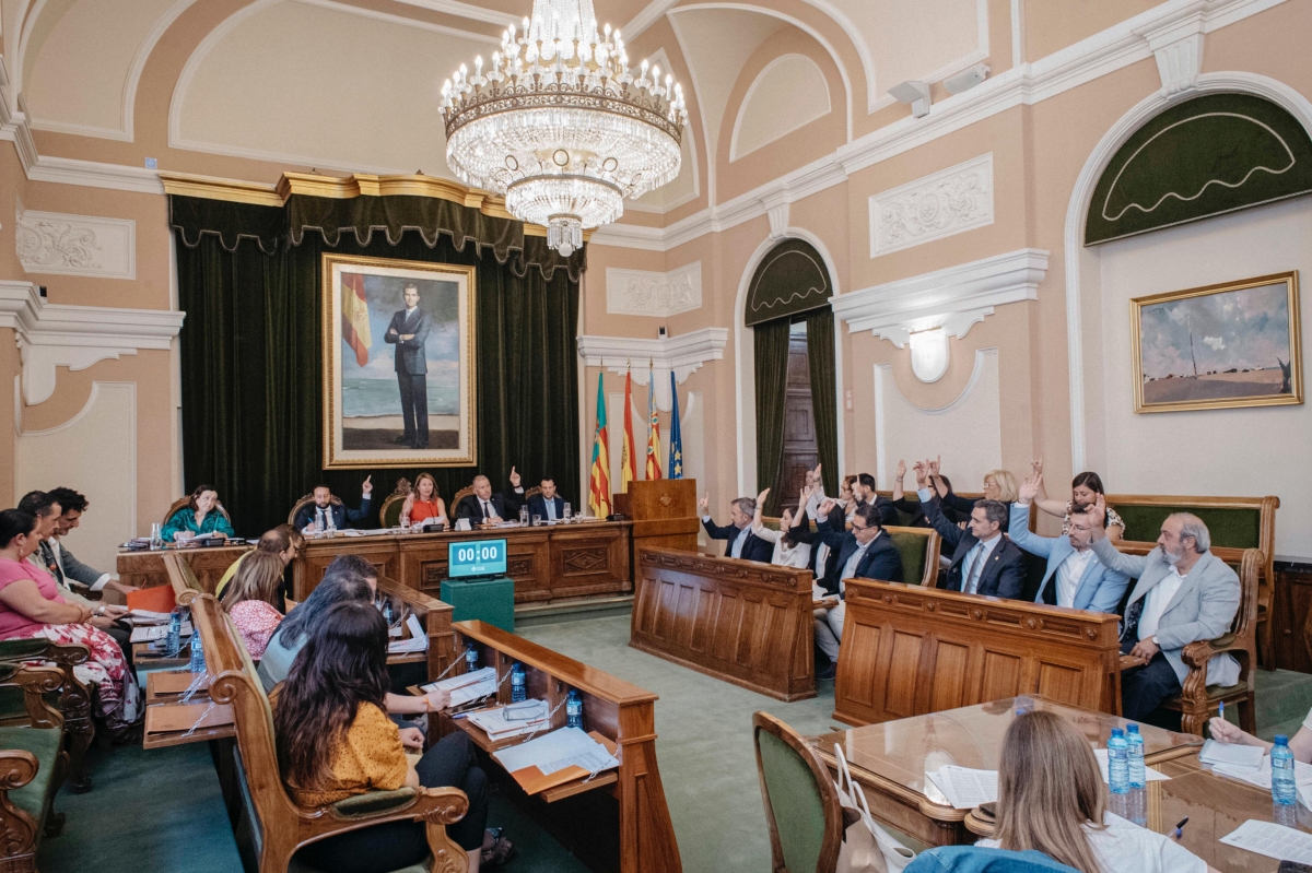 El gobierno municipal, en una de las votaciones durante el pleno. - 