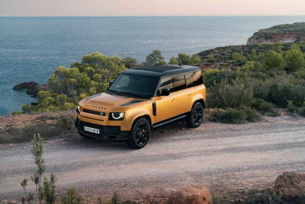 Destination Defender en Ibiza: experiencias de día y de noche
