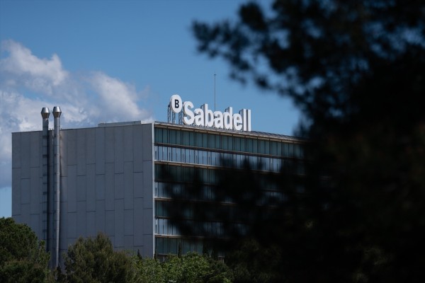 Banco Sabadell amortiza casi 100 millones de acciones de su anterior programa de recompra