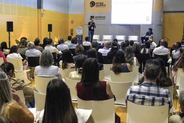Un medidor de la huella de carbono y una perla cosmética ganan el Encuentro del PCUMH
