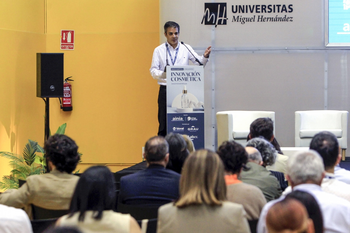 III Encuentro Innovación Cosmética del Mediterráneo en la UMH. - Foto: EFE/Pep Morell III Encuentro Innovación Cosmética del Mediterráneo en la UMH.