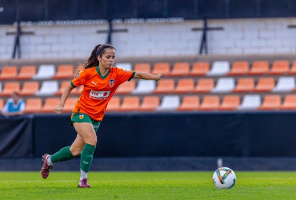 Malena Ortiz anuncia su retirada como futbolista profesional