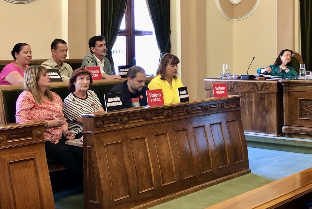 Protesta de la bancada del PSPV.