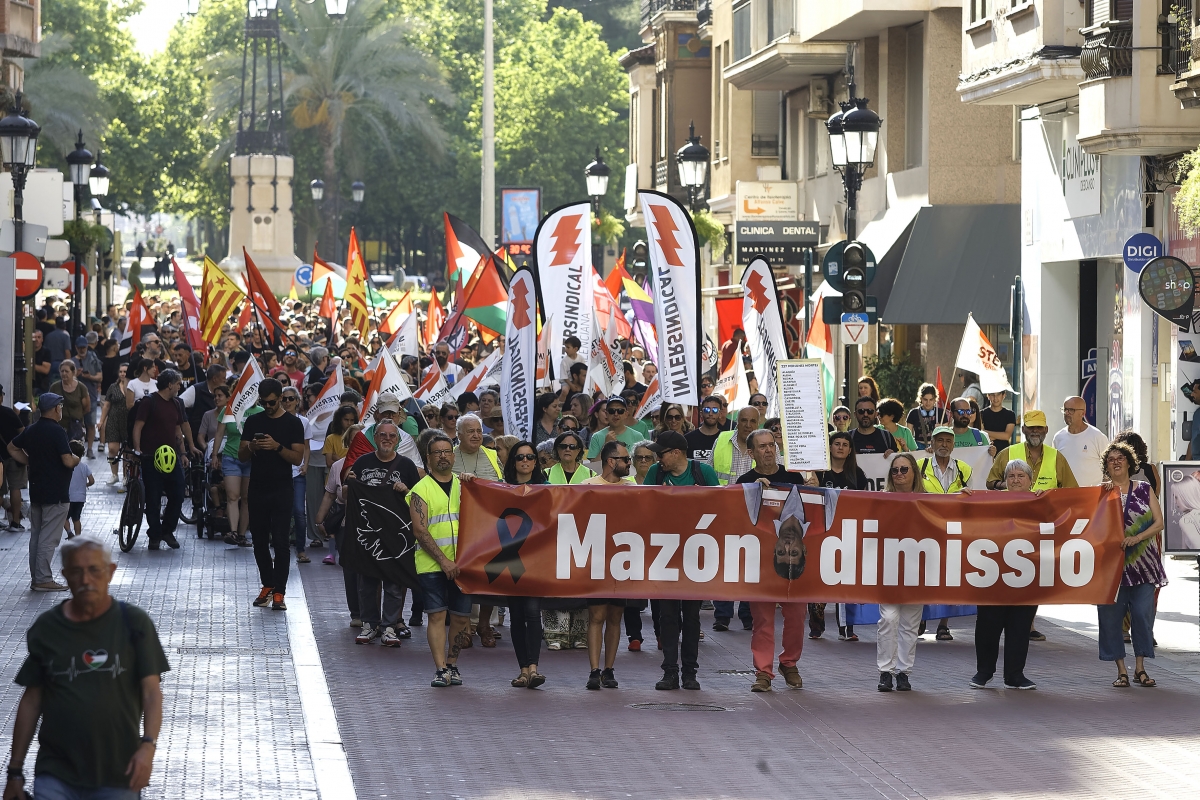 Huelga y protestas: centenares de castellonenses reclaman la dimisión de Mazón 