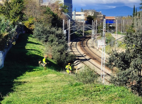 Adif reactiva su plan de prevención contra incendios en las vías de tren