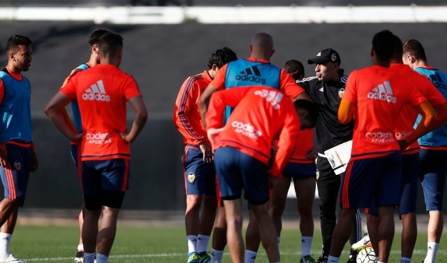 Barragán se queda fuera de la lista por sanción y entra Vezo