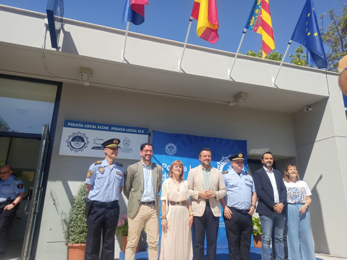 Empieza la andadura de la comisaría de Policía Local de Carrús en Elche, con 24 agentes a diario