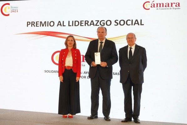 Cámara Valencia, reconocida con el Premio Cámaras 2024 por su Liderazgo Social ante la Dana