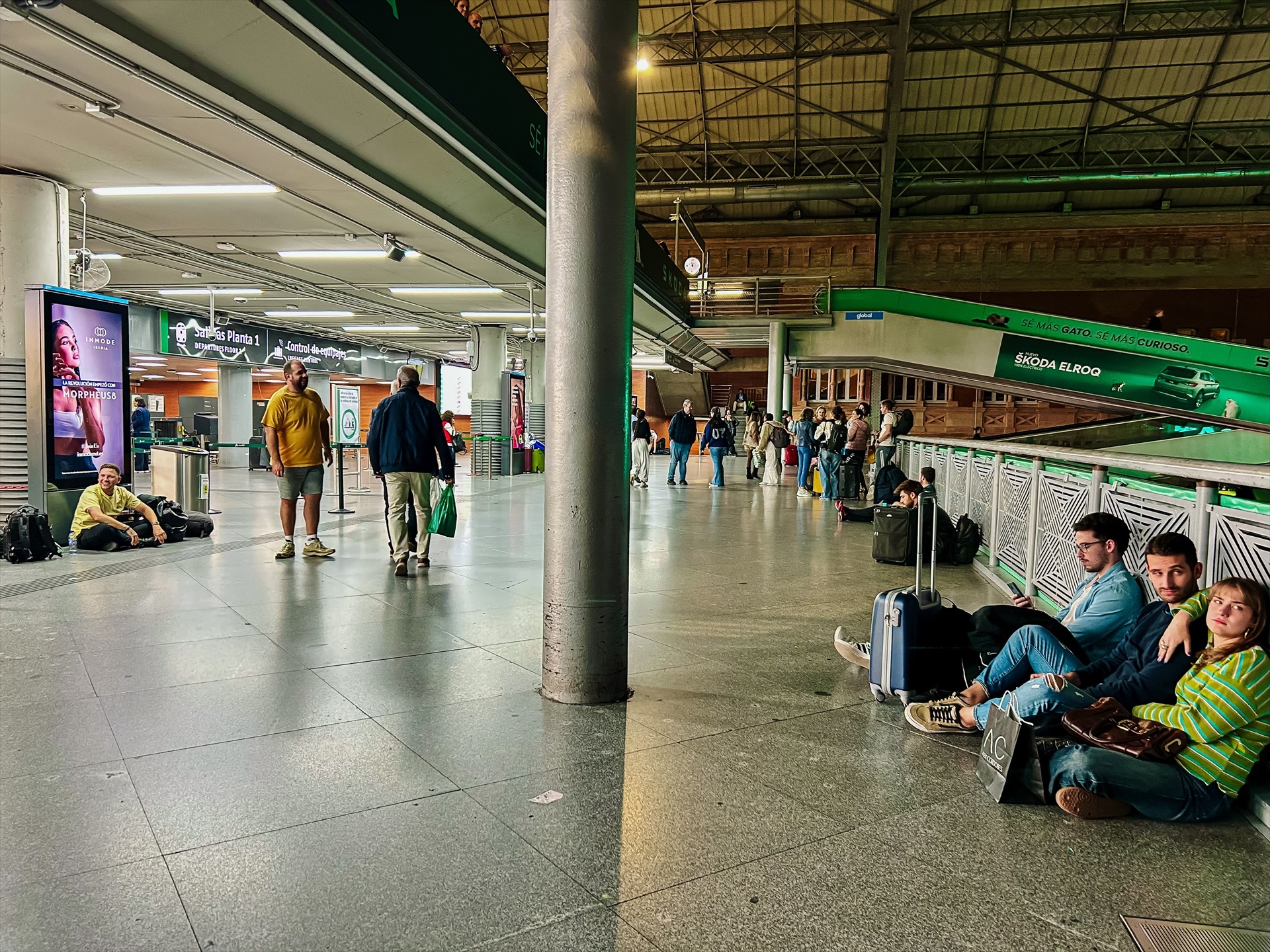 Los afectados por la cancelación de trenes podrán reclamar el precio del billete, el alojamiento o comida