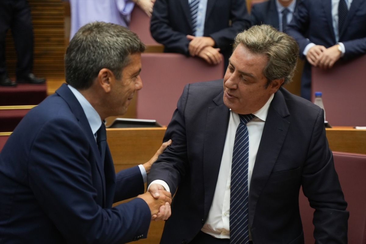 El presidente de la Generalitat Valenciana, Carlos Mazón, y el portavoz de VOX en las Corts, José María Llanos. - Foto: JORGE GIL/EUROPA PRESS El presidente de la Generalitat Valenciana, Carlos Mazón, y el portavoz de VOX en las Corts, José María Llanos.