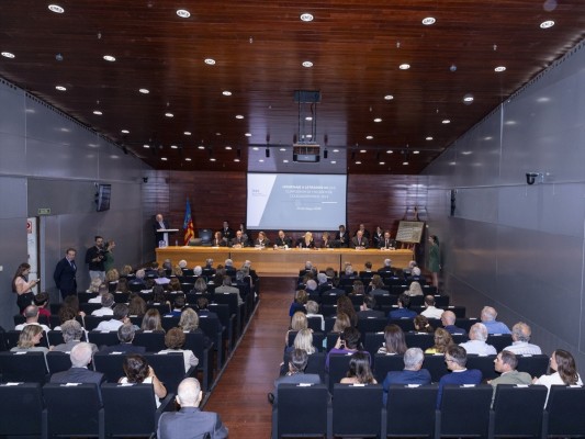 El ICAV reconoce la trayectoria de los letrados con 50 y 60 años de colegiación