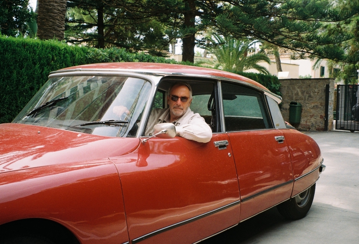 Xipell ironiza sobre los libros que abordan cuestiones trascendentales con 'El viaje circular'