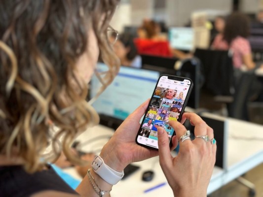 Instagram y TikTok, las redes sociales que más crecieron en el último año en España, según la CNMC