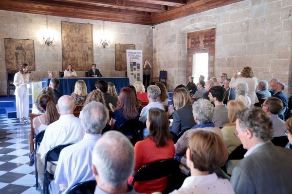 Los premiados al Mérito Cultural de València reivindican 