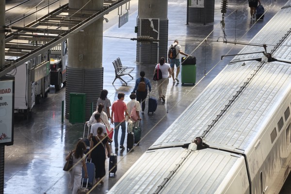 Una incidencia en Madrid afecta a los AVE que circulan hacia la Comunitat Valenciana