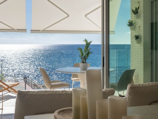 Una casa en Isla Plana para respirar el Mediterráneo: cuando la arquitectura se funde con el paisaje y sana el alma