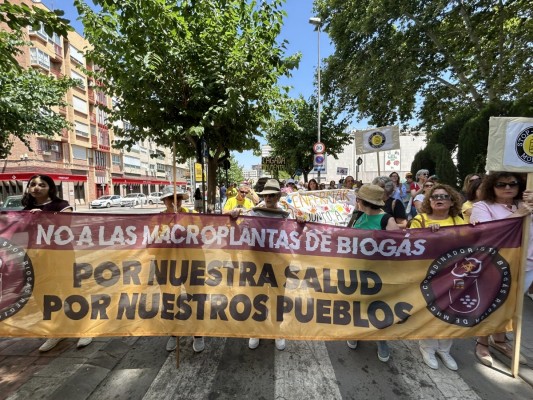 La protesta contra las plantas de biogás llega a Murcia