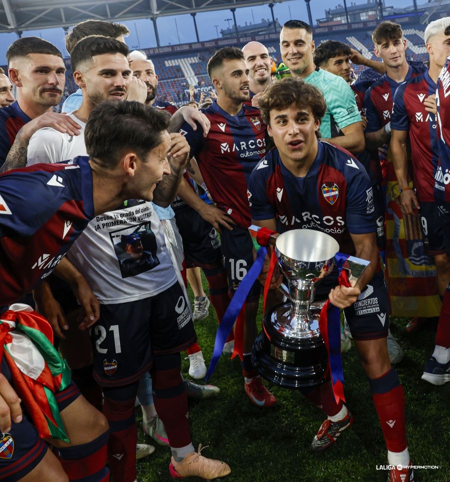 Morales y Carlos Álvarez hacen pleno y juegan en los 42 partidos de liga