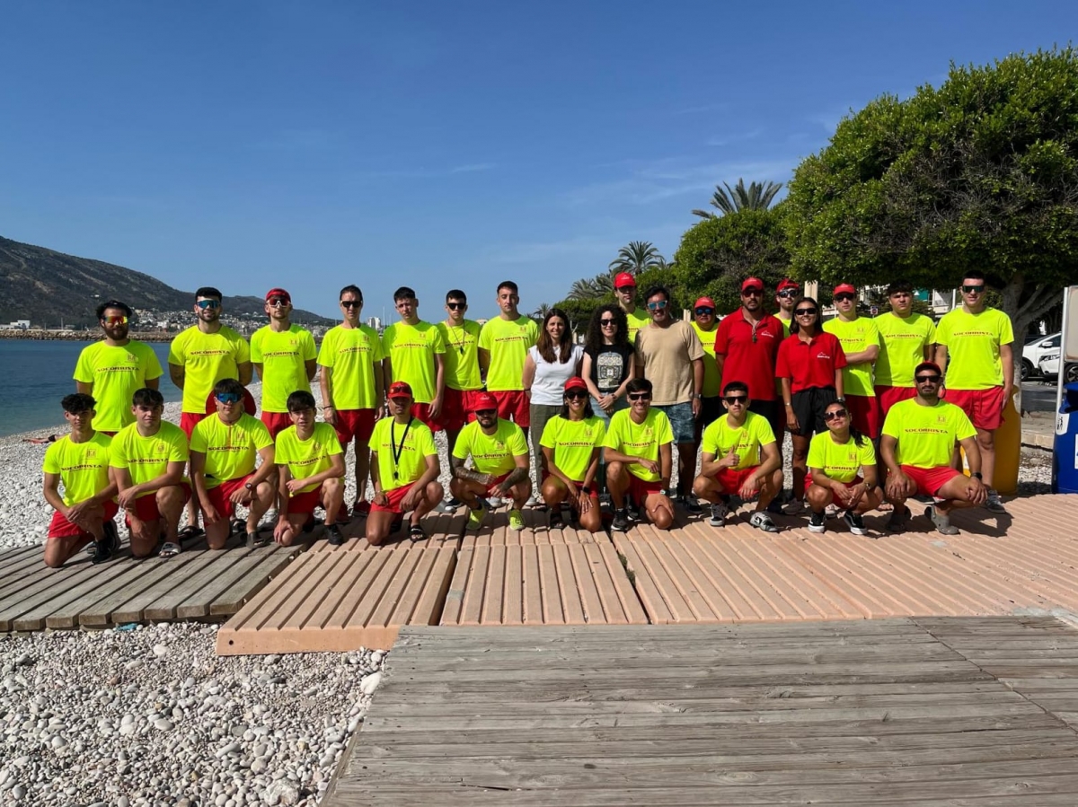 Altea da el pistoletazo de salida a la temporada de playa con el servicio de socorrismo