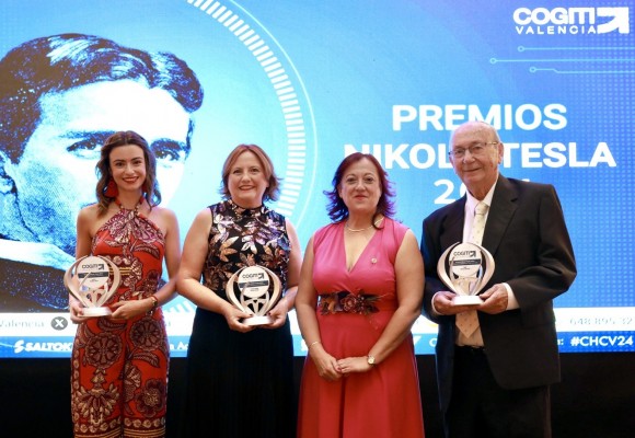 Inmaculada García, José Pérez, y Laura Tudela, Premios Nikola Tesla de COGITI Valencia
