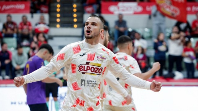 David Álvarez renueva contrato con ElPozo Murcia hasta junio de 2027