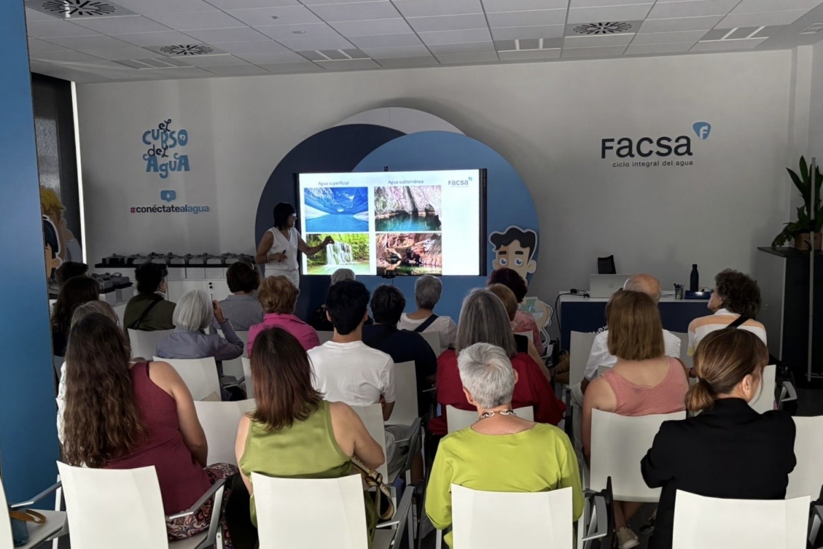 Imagen de la visita a la central - 