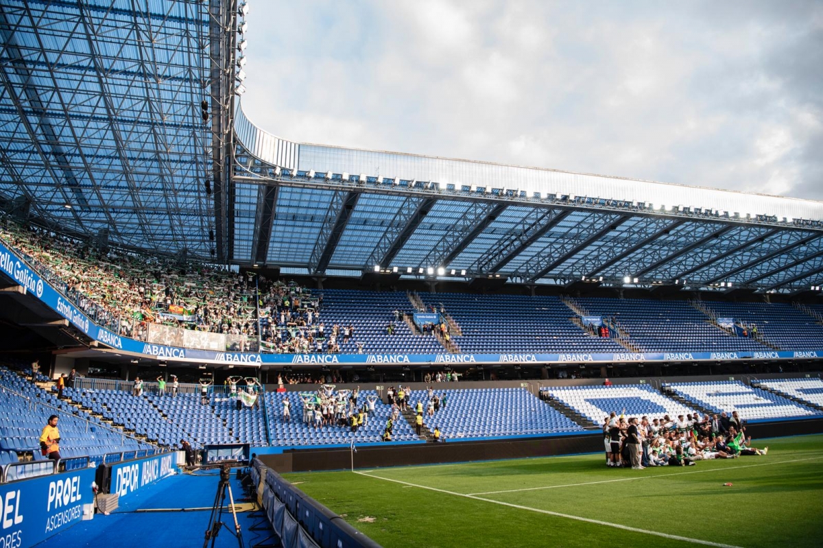 Monmento de la celebración del ascenso del Elche CF - Foto: PLAZA Monmento de la celebración del ascenso del Elche CF